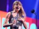 Taylor Swift lập kỷ lục giành được nhiều cúp VMAs nhất