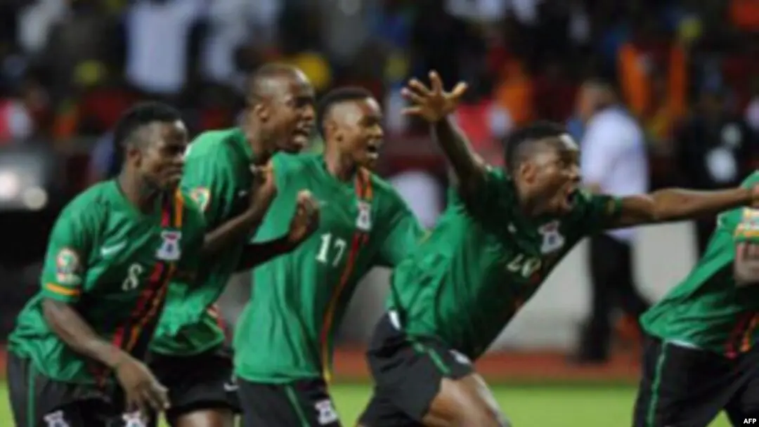 Đội hình đội tuyển Zambia đang khởi động trước trận đấu