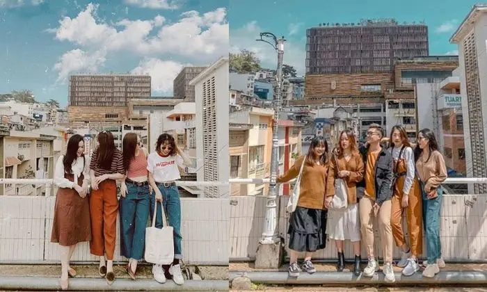 Một cô gái với outfit đi Đà Lạt theo phong cách vintage, cổ điển